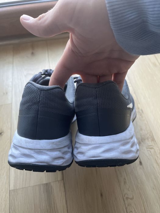 Buty Nike Revolution 5