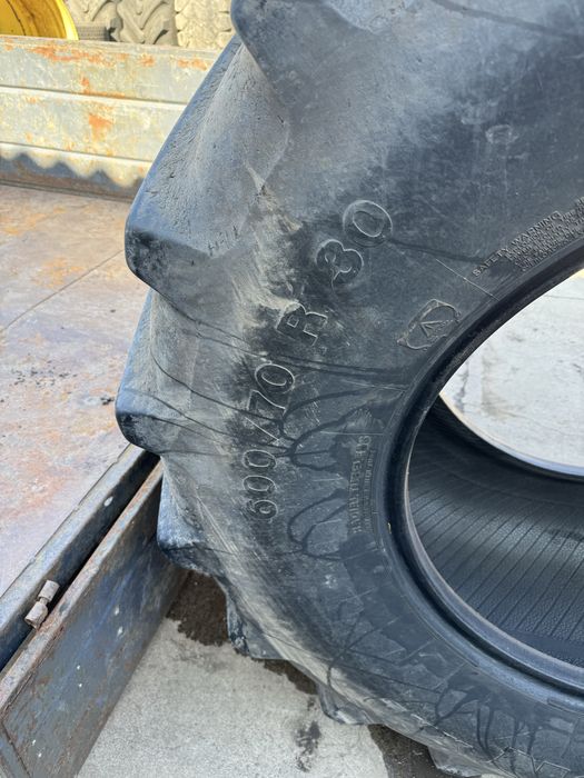 Продам шини 600/70r30 Vredestein