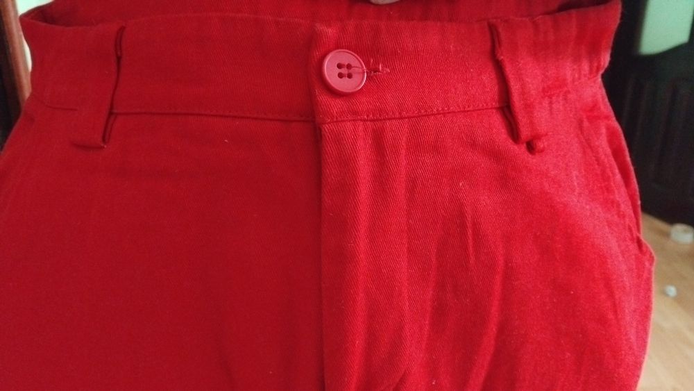 Червоні джинсів джогери