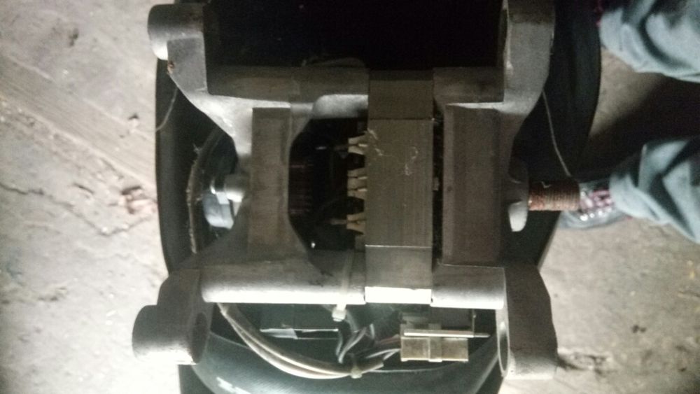 Двигатель стеральна машинка индезит