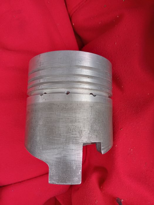 Т 150, ХТЗ. Продам поршня СМД 60 -72
