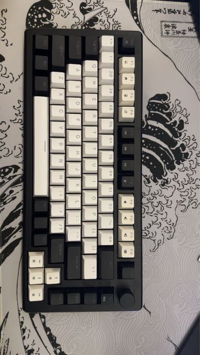 Teclado gaming semi novo