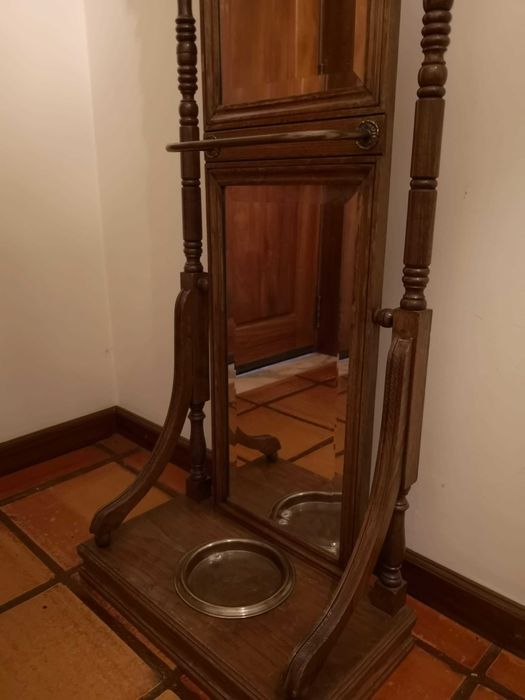 Bengaleiro com porta guarda-chuvas