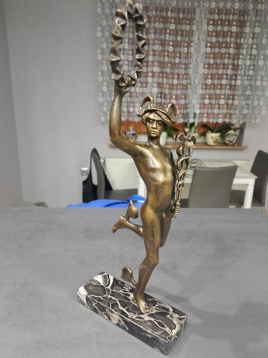 *Wyprzedaż*Piękna, stara figura Hermes - Bóg interesu z brązu.