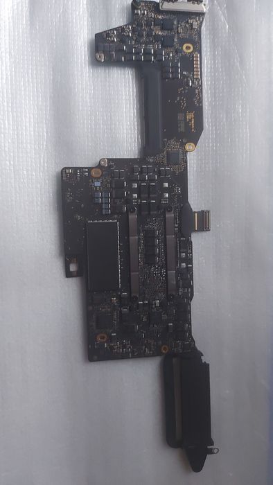 Материнська плата Macbook pro A1708.