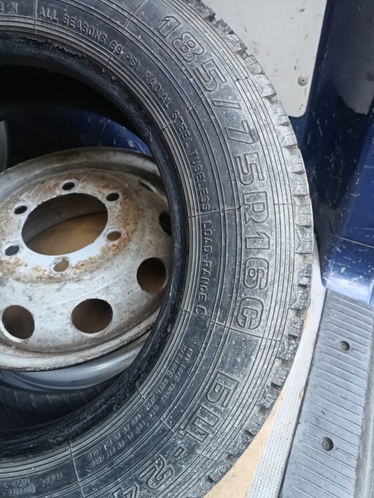 Продам резину 185/75 R16C