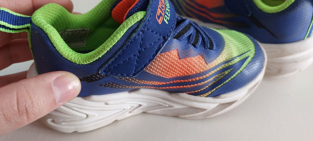 Sapatilhas skechers tamanho 23