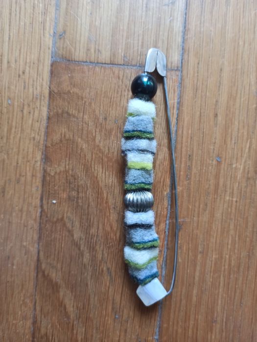 Artesanato em feltro! Pulseiras, brincos, porta chaves