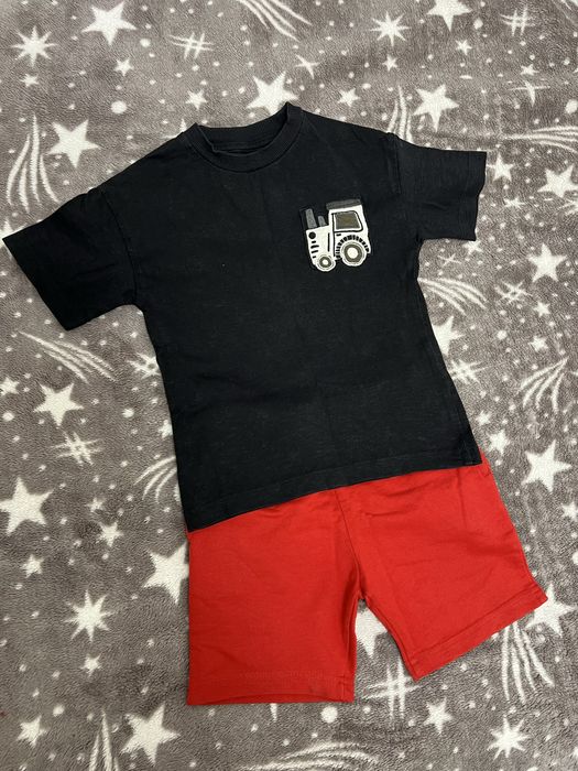 Футболка та шорти від Next