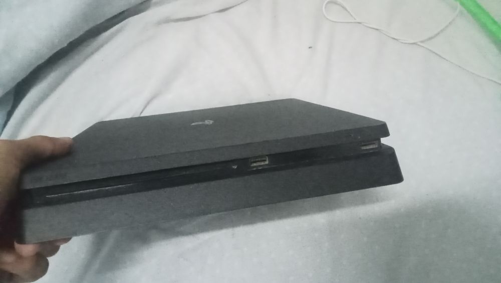 PlayStation 4 1TB