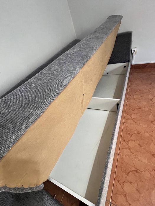 Sofá-cama com arrumação — cinzento