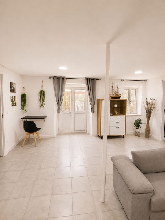 Apartamento T1 com quintal totalmente mobilado a estear