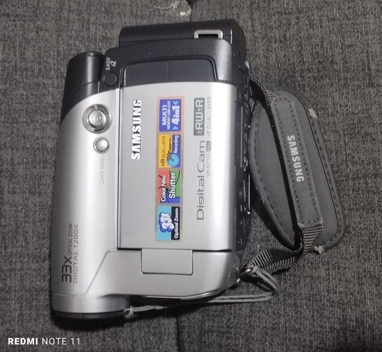 Видеокамеры Samsung, JVC