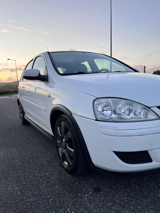 Opel Corsa C 1.3 CDTI (2006) - 5 Portas, Muito Económico Bem Estimado