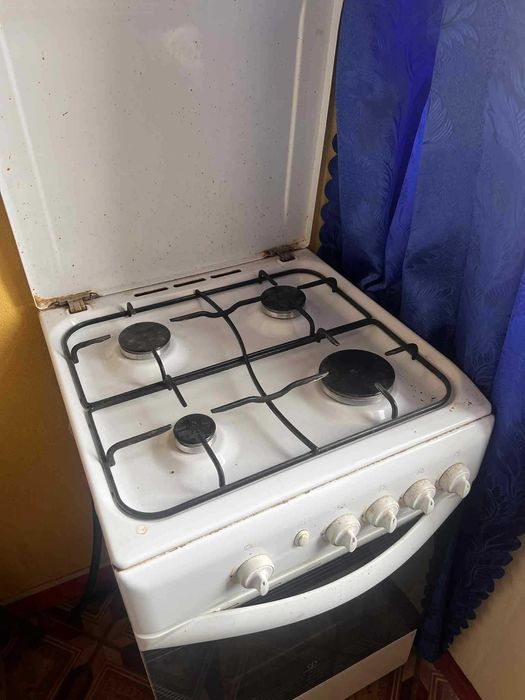 Кухонна газова плита Indesit K 242 G(W)/R із газовою духовкою