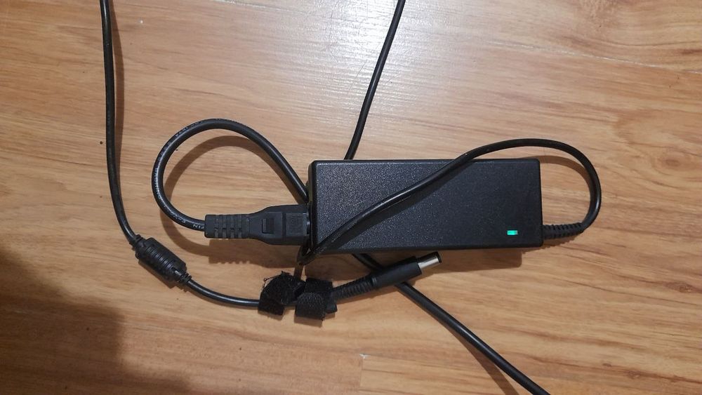 Ładowarka do laptopa