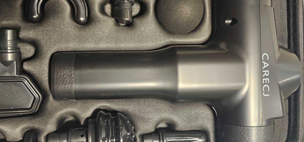 Pistolet do masażu z 8 głowicami do masażu CARECJ