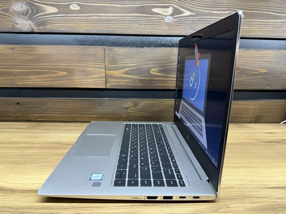 HP EliteBook 1040 G4 14”FHD IPS i5-7300u/8GB DDR4/256 Gb M2/15%