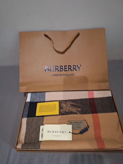 Beżowy Szalik Burberry 100% Kaszmir Nowy z Metka