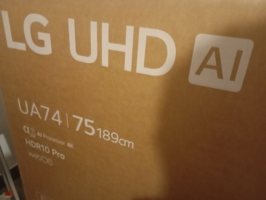 TV LG 75 Polegadas nova na caixa , sem uso com avaria no ecrã para peças