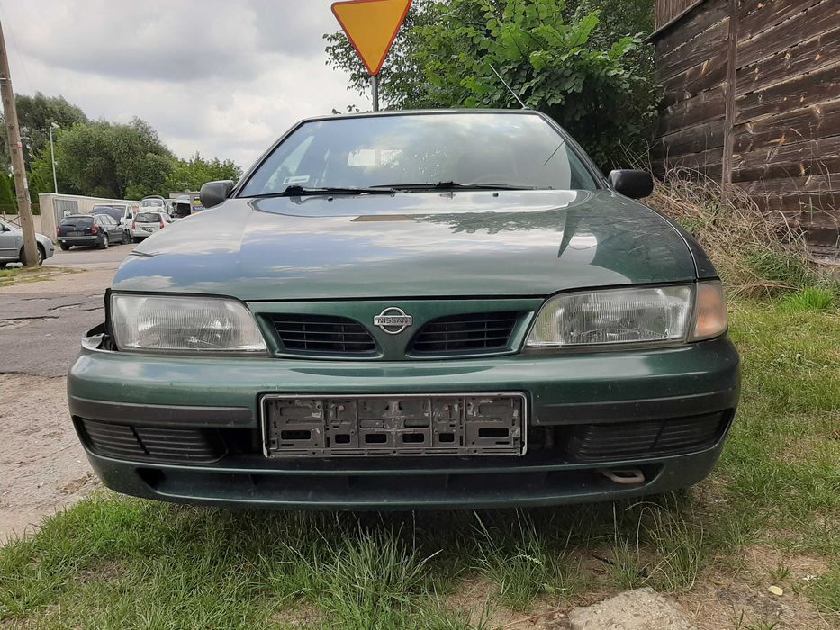 Nissan Almera N15 1.6 1996. Maska przednia