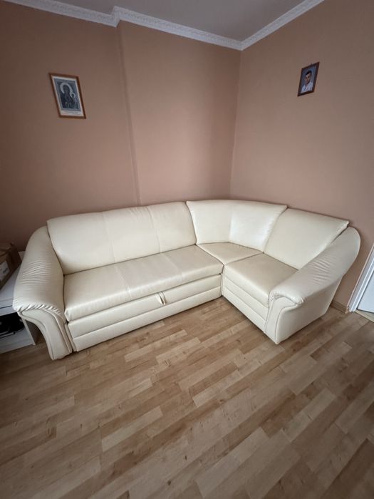 Narożnik z funkcją spania , Łóżko i dwie pufy