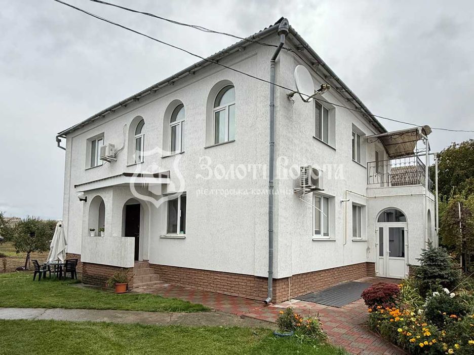 Будинок, 2пов. Гарний стан. смт Калинівка, Броварський район