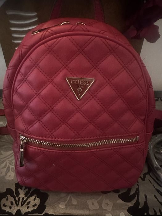 Mala Guess pouco usada