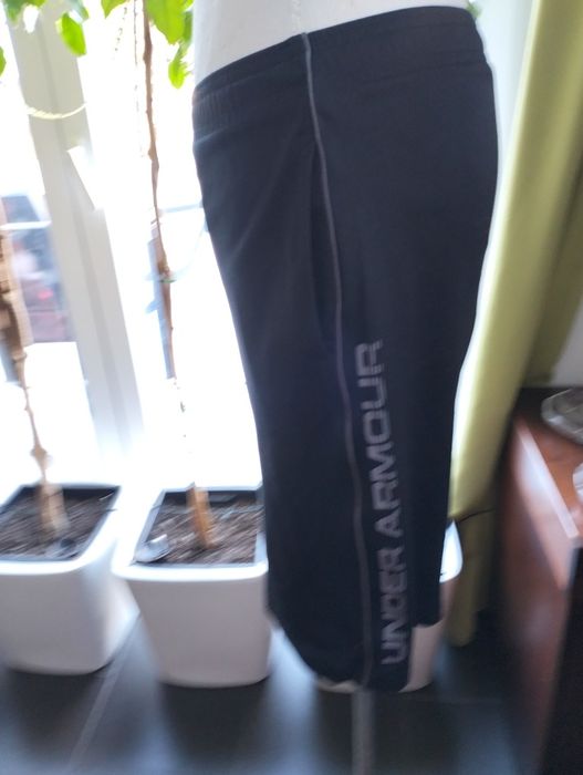 Spodenki czarne Under Armour r. M
