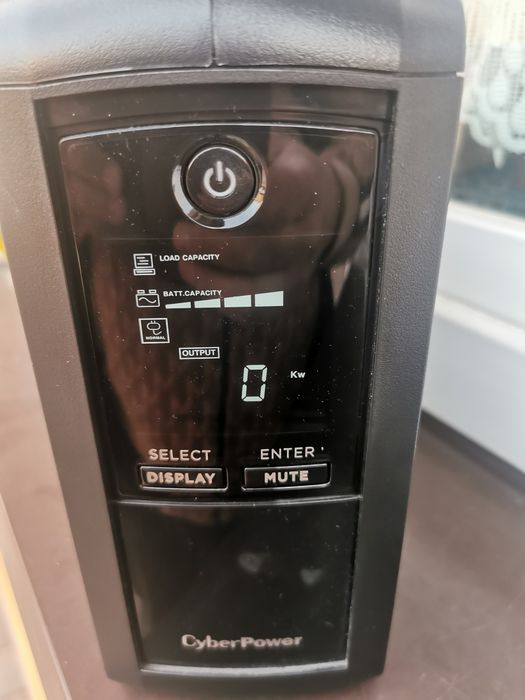 Zasilacz UPS CYBERPOWER VP700ELCD-FR 700VA 390W używany