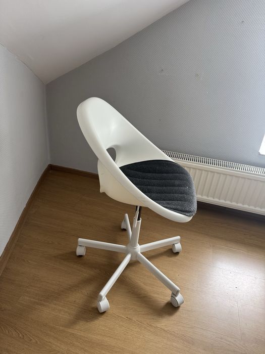 Krzesło młodzieżowe biurko Ikea Loberget