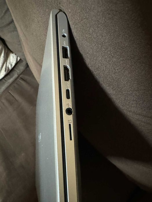 Vendo Asus VivoBook Como Novo.