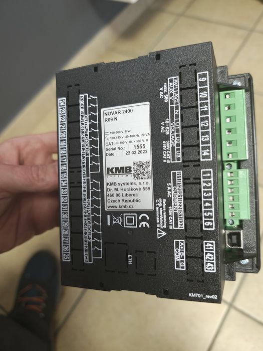 Regulator mocy biernej, Novar 2400