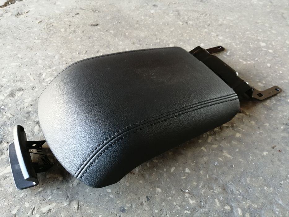 Подлокотник Ford Escape 2013-2016