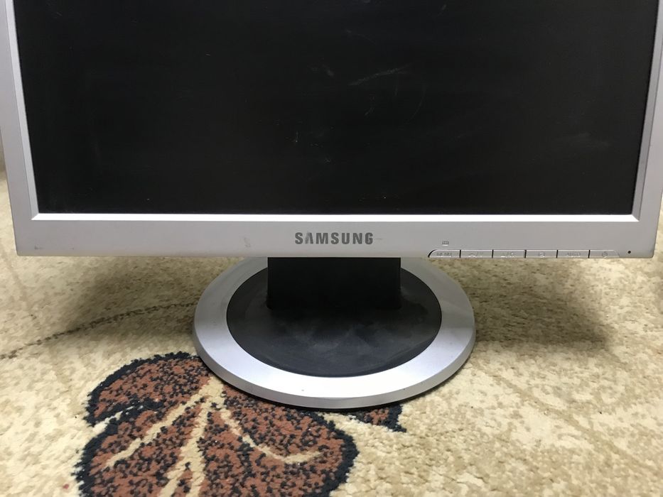 Monitor komputera SAMSUNG SyncMaster 710N