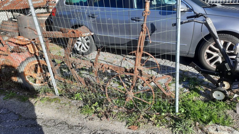 Maquinas e antiguidades para decoração