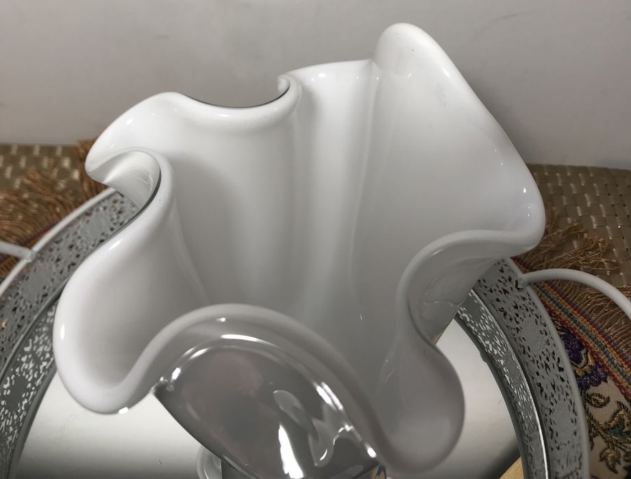 Mleczny wazon typu CHUSTA 22cm