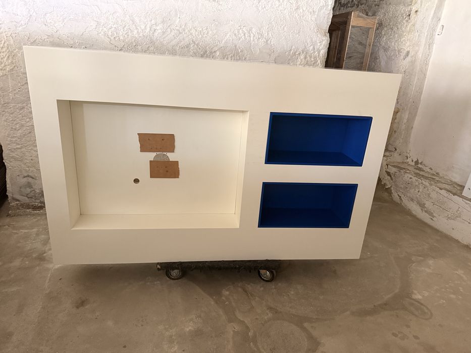 Móvel lacado c/ porta e painel p/ TV lacado