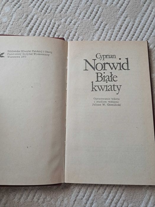 Białe kwiaty - Cyprian Kamil Norwid