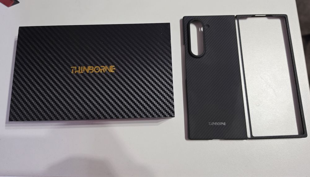 Etui Thinborne Fold6 stan bdb! Sprowadzane ze USA