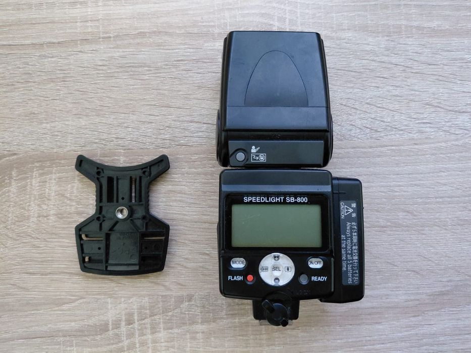 Flash Nikon SB-800 com suporte Nikon AS-19