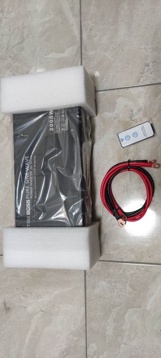 Инвертор 12-220 2000Ватт, 4000Ватт в пике, вес 4.5 кг.