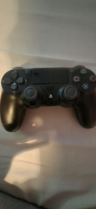 Pad do ps4 czarny