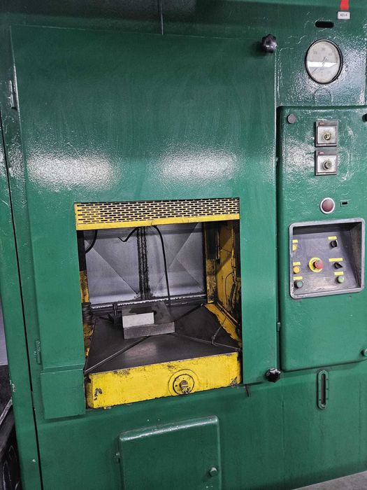 Prasa Hydrauliczna Ponar Żywiec 100 ton