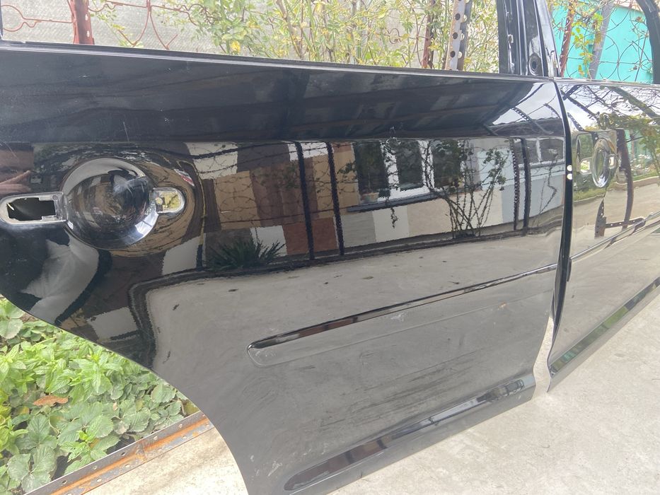 Продам дверки Volkswagen Touran 2005р