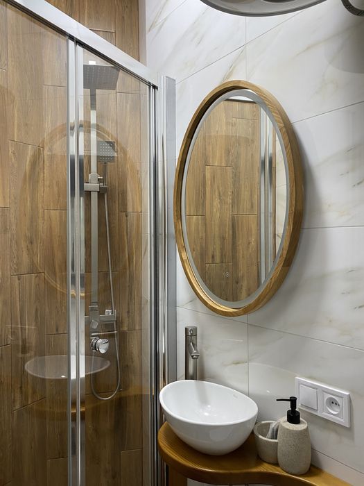 Квартира подобово з балконом,ближній центр