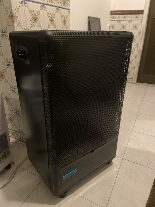 Aquecedor a gás da marca PRIO. (Chama azul)