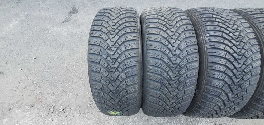 Зимові шини 215 55 R18 Falken EuroWinter HS01 Turkey 2020рік 4шт