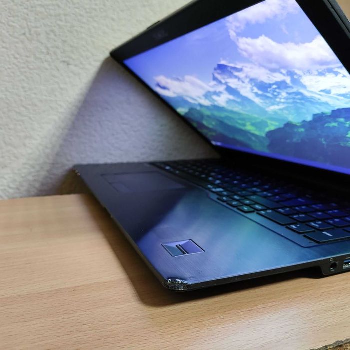 бізнес Fujitsu Lifebook U758 15.6 FHD IPS i5-8250U/8GB/256SSD/UHD