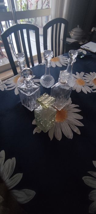 Crystal Set Comprising Multiple Pieces432432291104040962